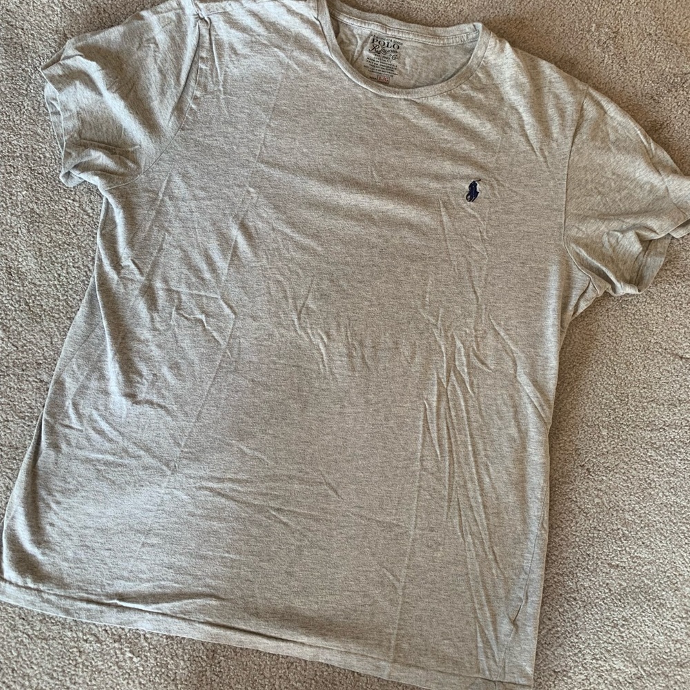 Men’s gray Ralph Lauren t shirt